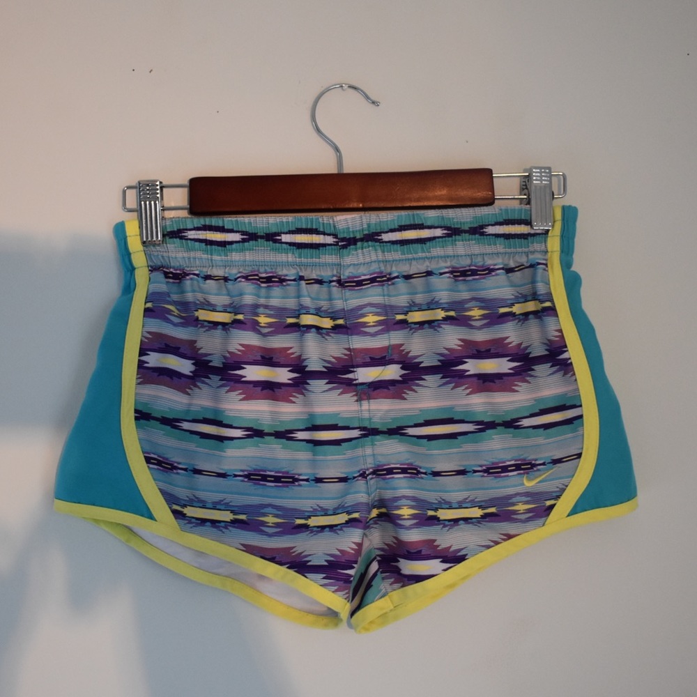 Kids Nike sb tribal print shorts